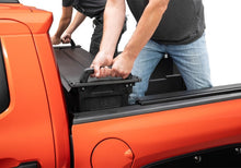 Load image into Gallery viewer, RealTruck 15-20 Ford F-150 SuperCrew/SuperCab 5.5ft Bed RetraxPRO EZ-Off FRC-4000